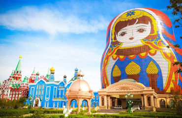 Hulunbuir Travel Guide - Manzhouli Matryoshka Square